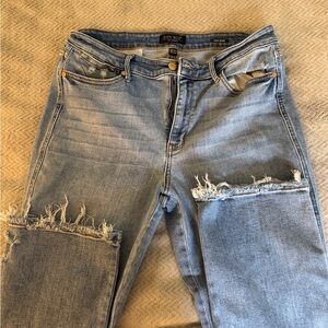 Judy Blue Distressed Dad Jeans.. SUPER soft